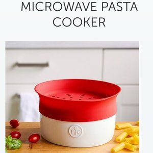 Pampered Chef Microwave Pasta Cooker